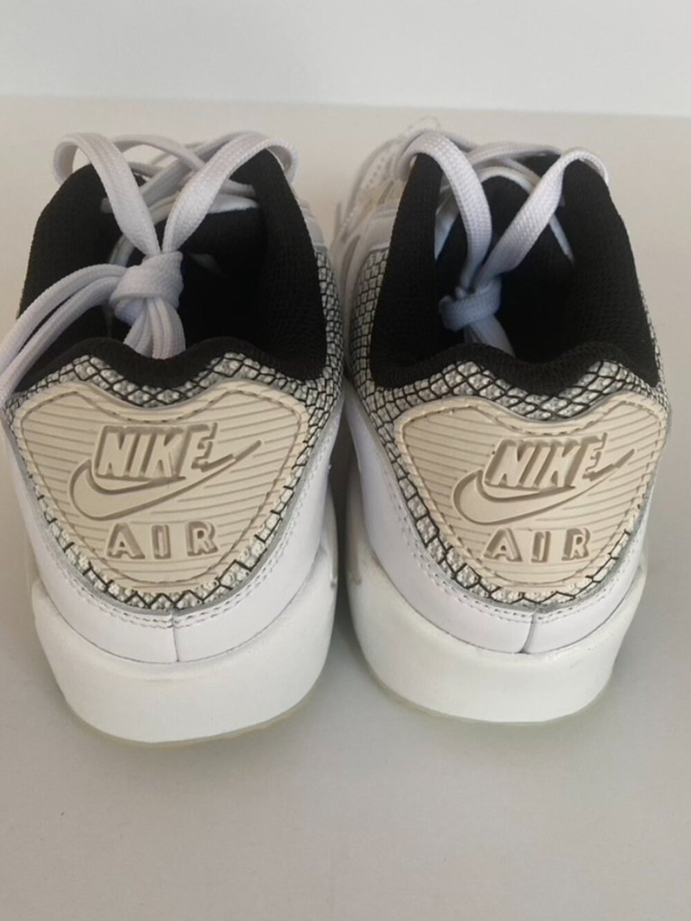 Nike Air Max 90 SE White Platinum Glacier Ice Sneakers Size 5Y/Womens 6.5 - Picture 5 of 8